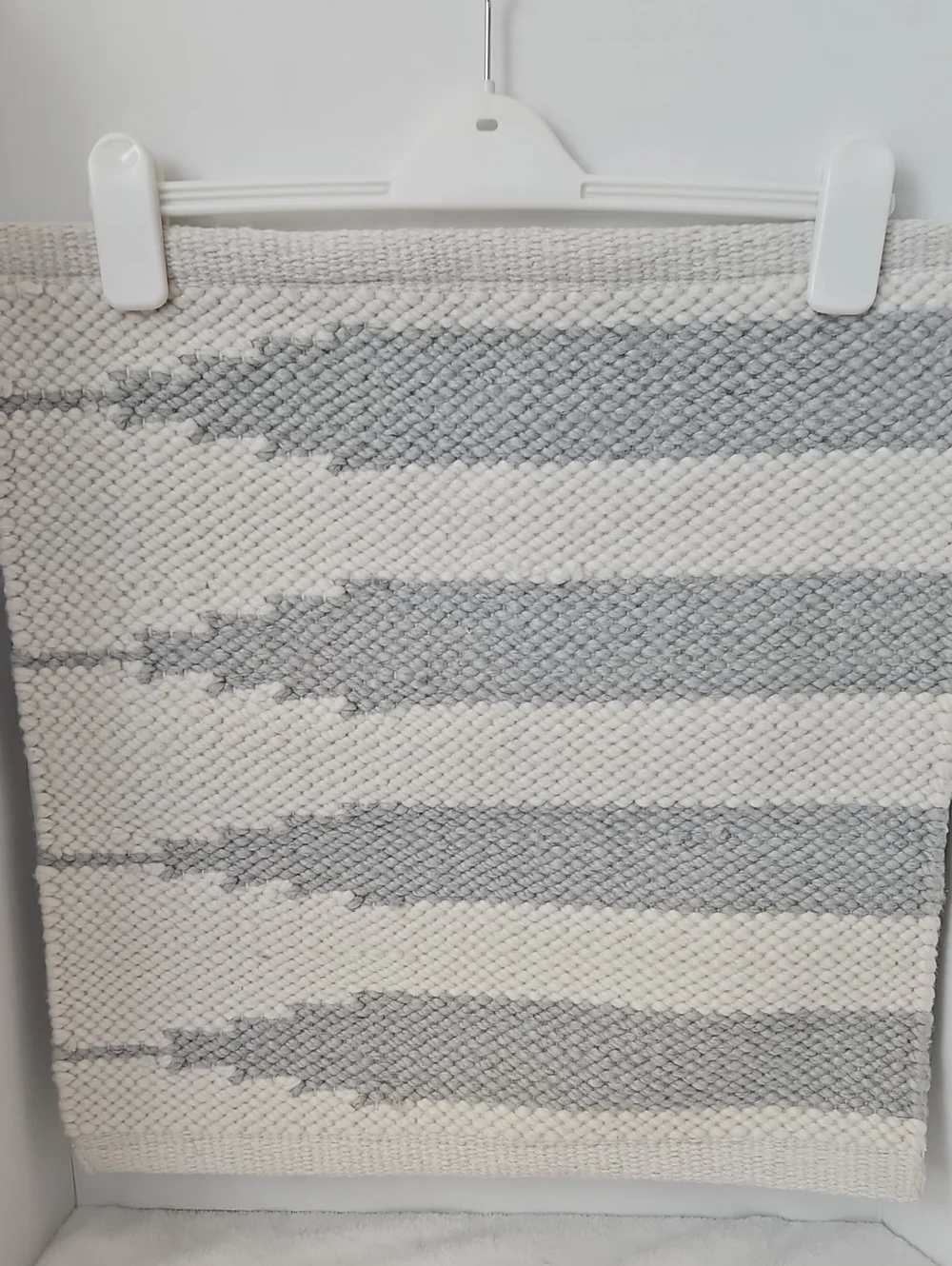 Pottery Barn NWT Delphina Neutral Gray White Handwoven Indoor/Outdoor Rug